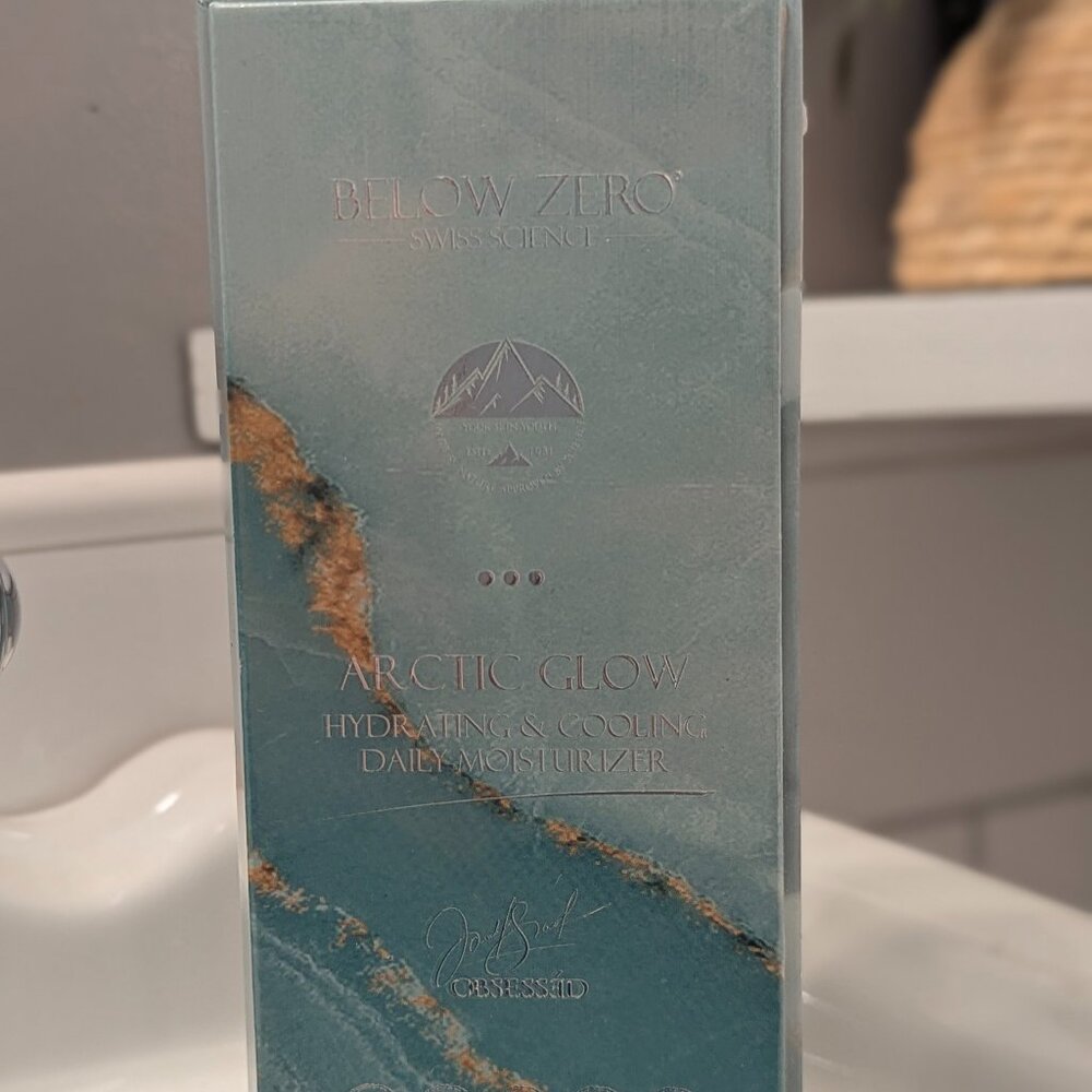 Below Zero Swiss Science Arctic Glow Hydrating Daily Moisturizer (sealed)